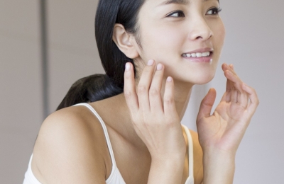 Vẫn biết BHA dùng để trị mụn, nhưng “em nó” thực chất hoạt động như thế nào trên da bạn?